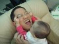 20080314 跟爸爸玩~欺負爸爸!
