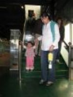20090426 小可愛幫大家打針!