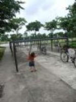 20090517 肌肉琳吊單槓