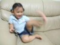 20090520 在沙發上擺POSE