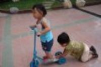 20090522 奴役豬小弟幫忙推車