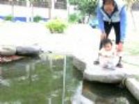 20090315 公公帶琳在操場玩