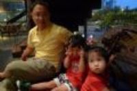 20101002 玩拋球不亦樂乎