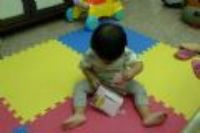 20101021 玩Dora擠黏土做麵條