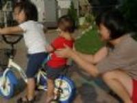 20110925 安娜自在騎腳踏車囉