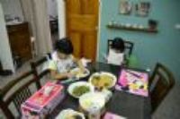 20111119 奶奶煮麵給我們吃^^