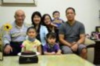 20111119 奶奶煮麵給我們吃^^