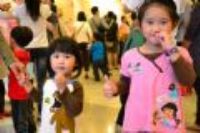 20111127 Hello Kitty爬行比賽!
